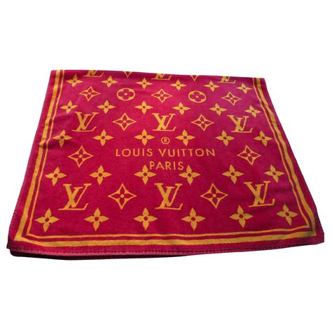 toalla louis vuitton|Louis Vuitton pochette monogram.